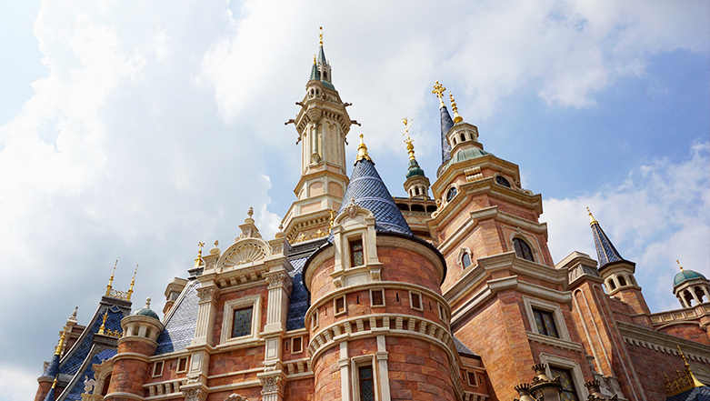 让铜与世界名筑共融